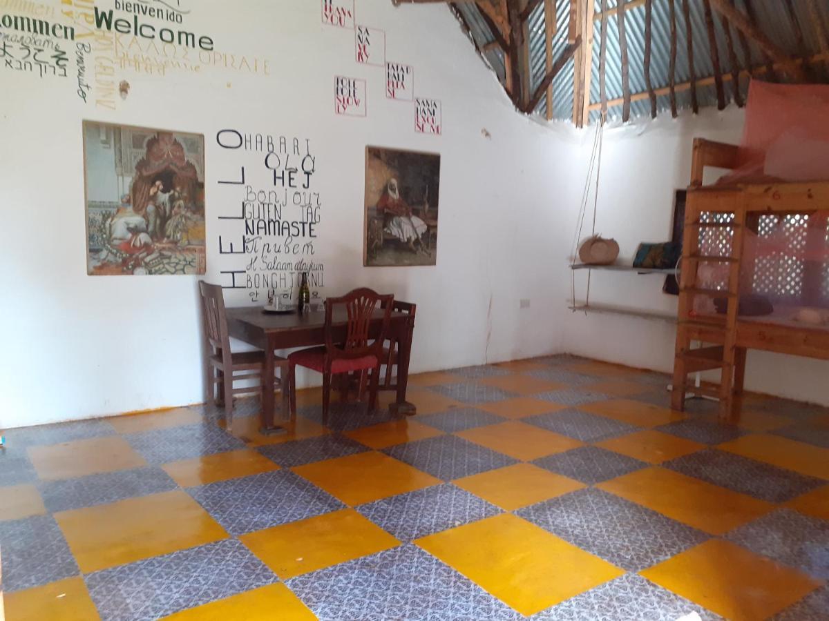 Gecko Nature Lodge Home Of Swahili Divers The Best Dive Center And Famous Gecko Restaurant Verani المظهر الخارجي الصورة